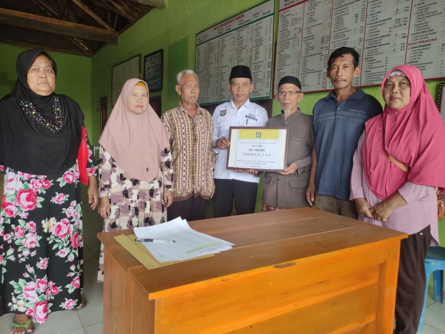 Pemerintah Pekon Banjarejo mendistribusikan BLT DD Tahap Pertama kepada 30 kpm